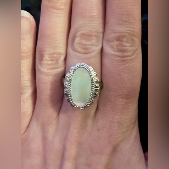 Vintage 1950’s “Whiting & Davis” Mother-of-Pearl Parure Jewelry Set - Picture 4 of 10